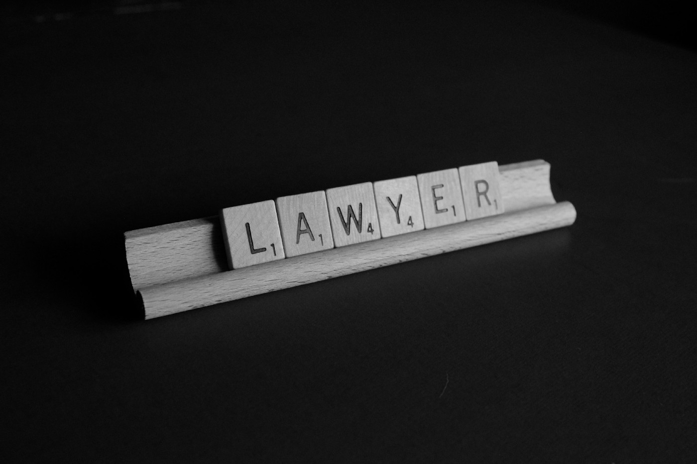 木製律師桌牌